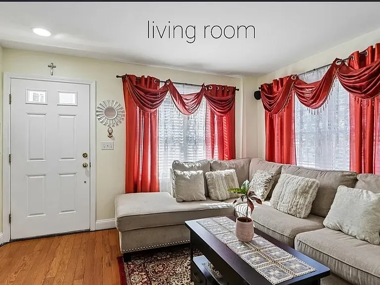 24A Harris St — Photo 1