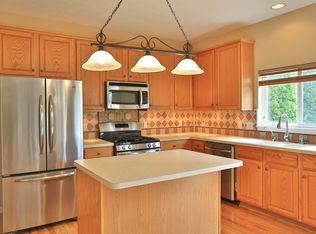 12043 Limestone Dr, Fishers, IN