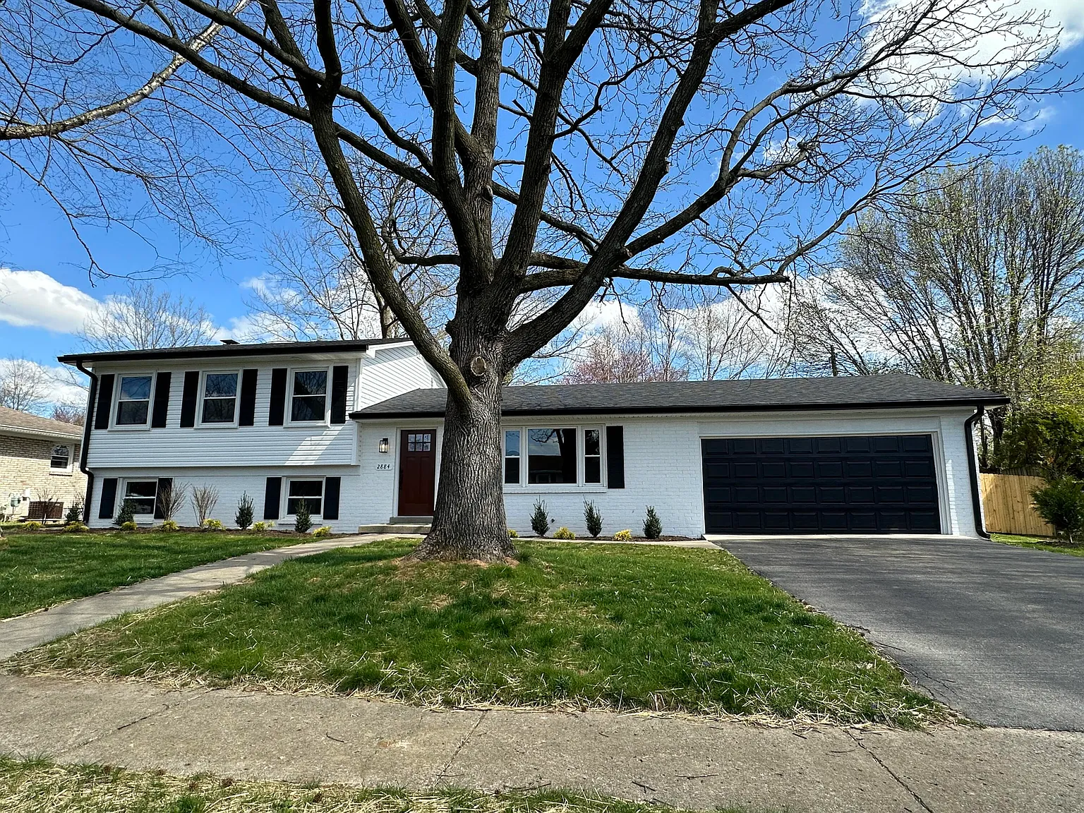 2884 Middlesex Way photo 1