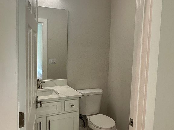 5th image of 6370 W Oak Park Blvd