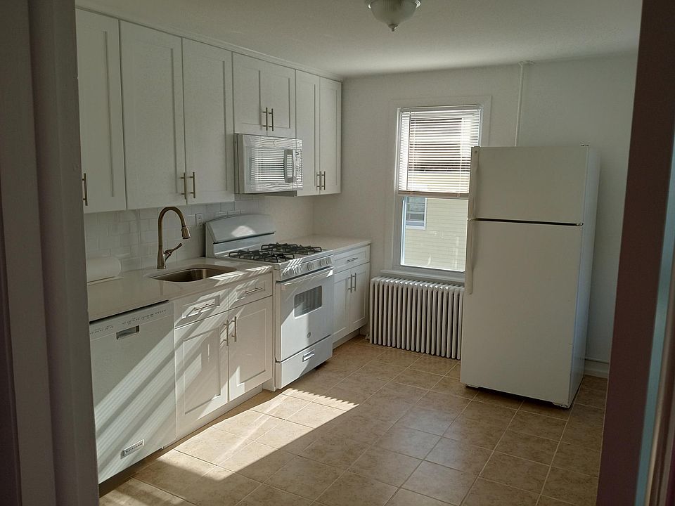 1st image of 21 Parsons St Floor 2