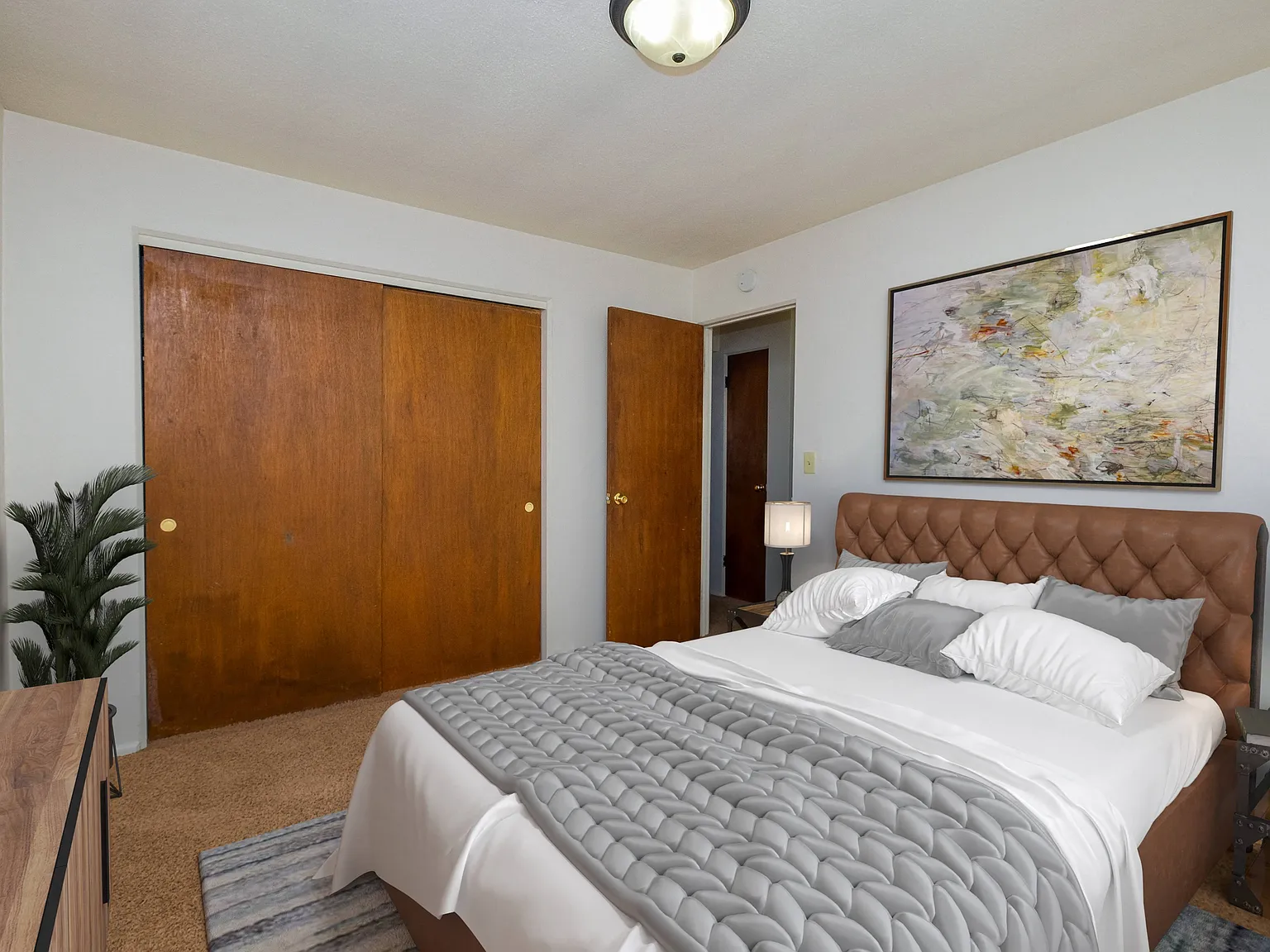 North Manor — Photo 4
