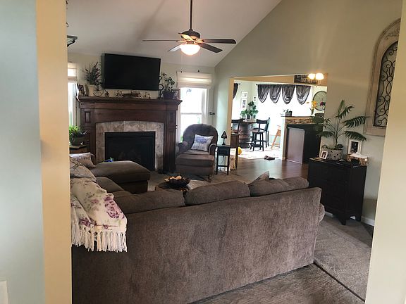 5th image of 2420 Agassiz Dr