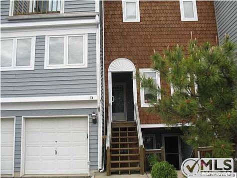 2nd image of 135 1st St APT 2D