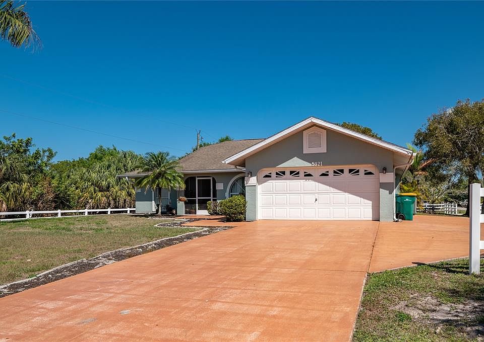 1st image of 5921 Clare Ln