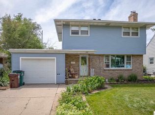 2708 Chatham Rd, Lansing, MI 48910