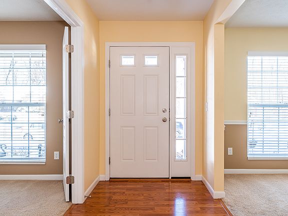 3rd image of 5592 Sagewood Dr