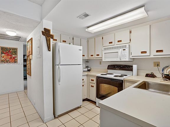 5th image of 8670 NW 6th Ln #4-109