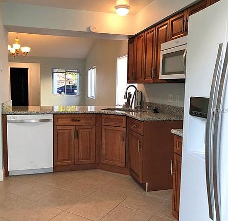 4th image of 7109 Harbor Heights Cir