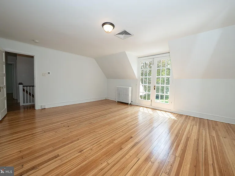 504 Harriton Rd — Photo 46