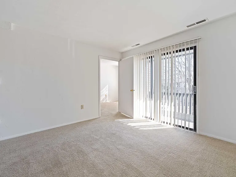 Foxridge Apartment Homes — Photo 140
