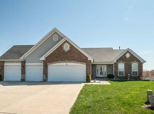 12 Sunset Pointe Ct, Wentzville, MO 63385