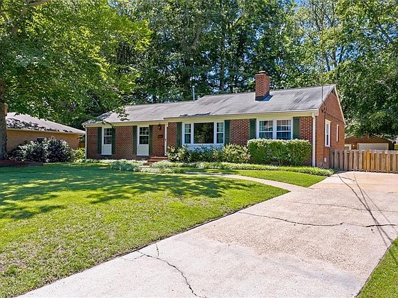 3rd image of 851 Cascade Dr