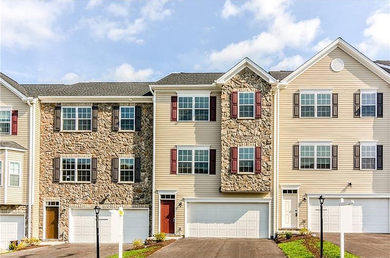 1st image of 686 Freedom Dr