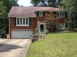 225 Ridgeview Dr, Venetia, PA 15367