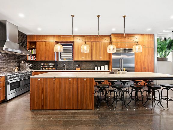 3rd image of 71 Laight St APT 6A