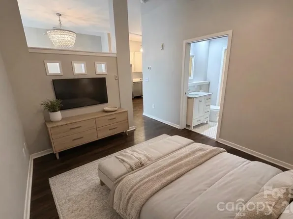 2125 Southend Dr APT 243, Charlotte, NC 28203