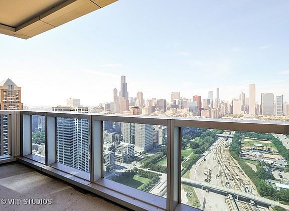 3rd image of 1211 S Prairie Ave APT 3806