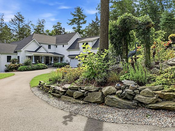 4th image of 210 Crane Hill Rd