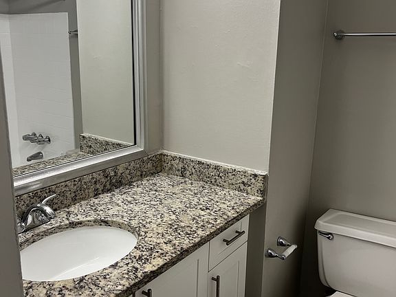 3rd image of 139 Glades Cir Floor 139