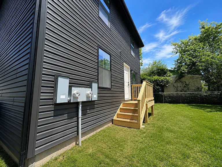 105 Watson Ave — Photo 3