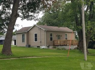 903 S Stone St, Sigourney, IA 52591