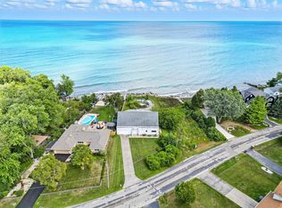 10203 Lakeshore Dr, Pleasant Prairie, WI 53158