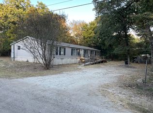 136 Coahoma St, Mabank, TX 75156