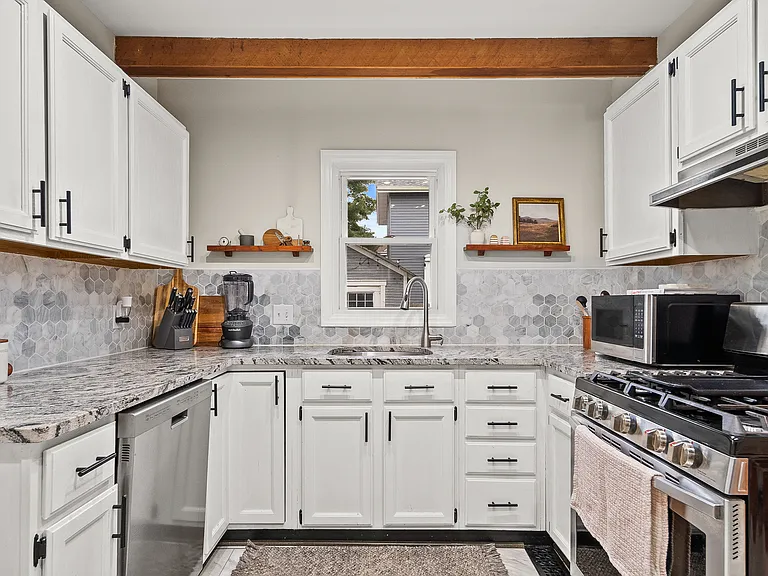 2844 Minot Ave — Photo 11