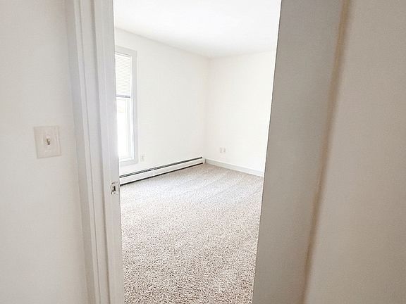 3rd image of 11-91 Mountain Rd #11-1