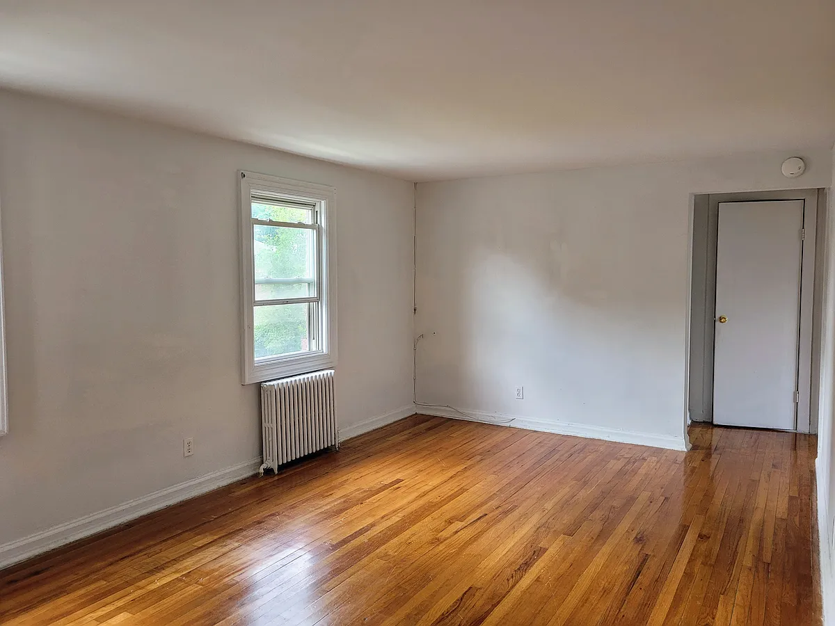 Building Photo - 20 Maybrook Dr #A