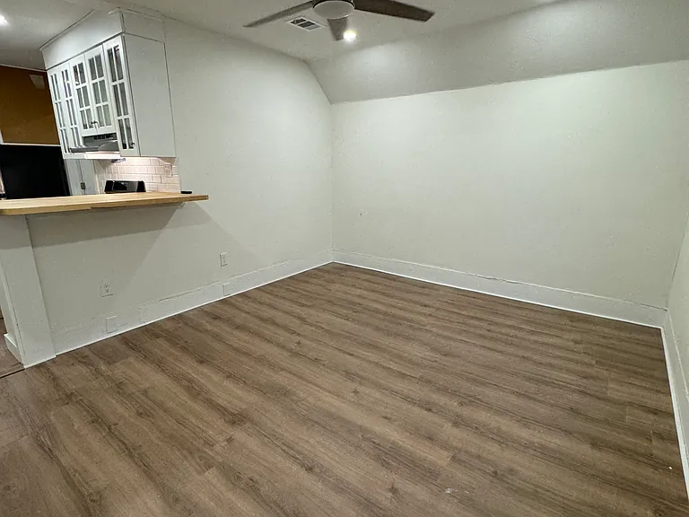 2118 W 17th St #2 — Photo 9