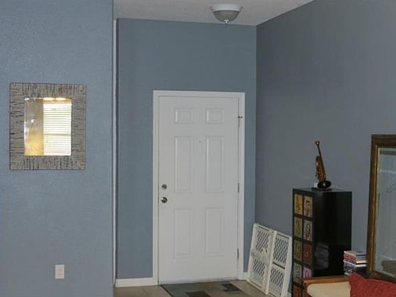2nd image of 1617 Priory Cir