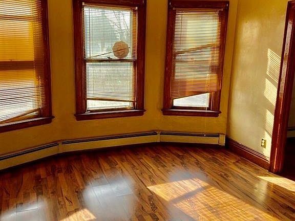 3rd image of 105 E End Ave