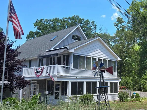 262 Lake Shore Dr SW, Millville, NJ 08332