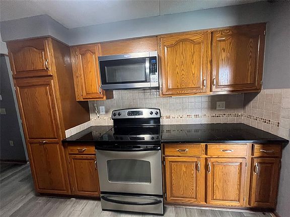 5th image of 1161 SW Lake Montgomery Ave