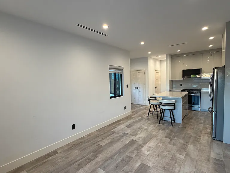 8143 Mary Ellen Ave #8143 — Photo 1
