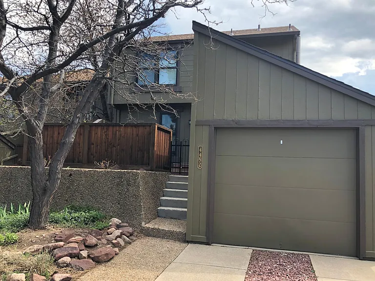 4452 Greenbriar Blvd — Photo 1