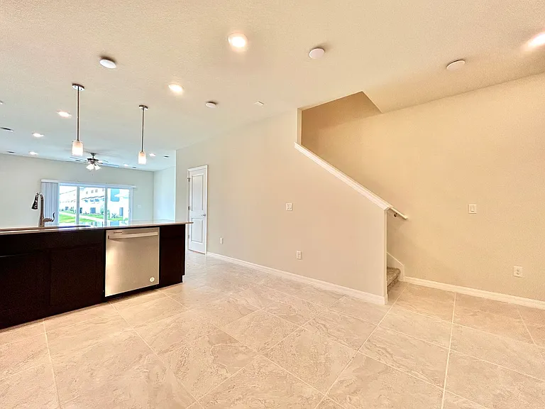 4652 Sparkling Shell Ave — Photo 3