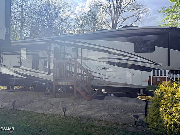 4th image of 4229 E Pkwy #251