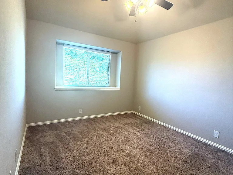 1109 Abbey Ln — Photo 25
