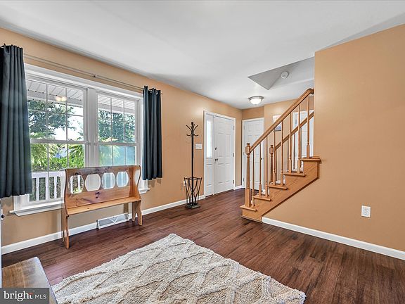 3rd image of 8 Mayflower Dr #L-0103