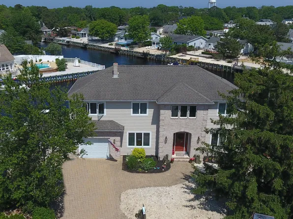 125 Lee Drive, Manahawkin, NJ 08050