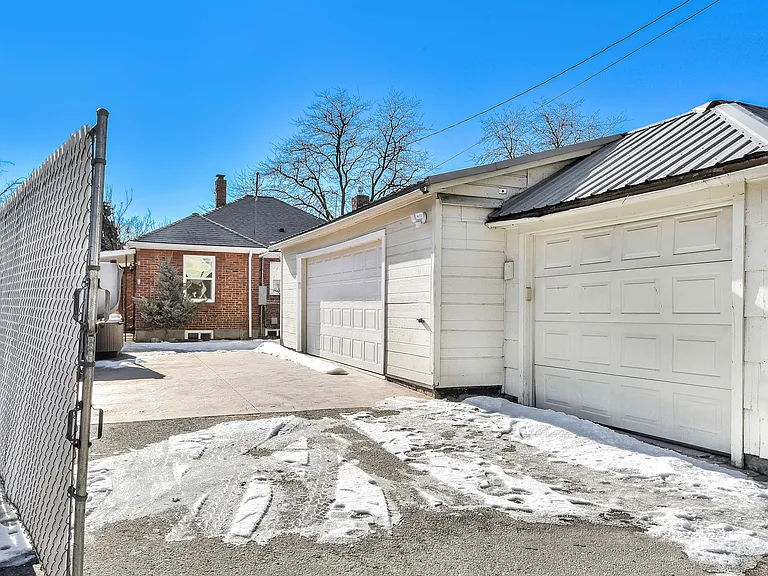 2306 W Madison Ave — Photo 52
