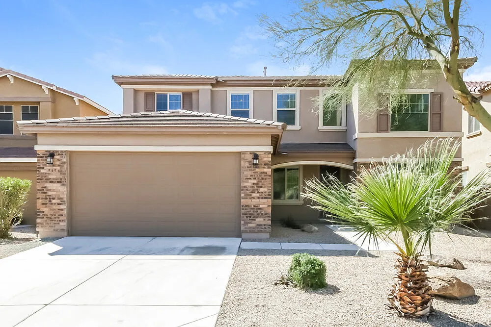 4 bed, 3.0 bath, 2701 sqft, $2,465 — Photo 1