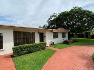 9241 SW 17th St, Miami, FL 33165