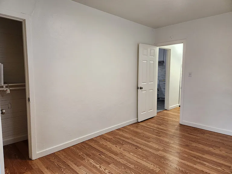 600 Grove St — Photo 16