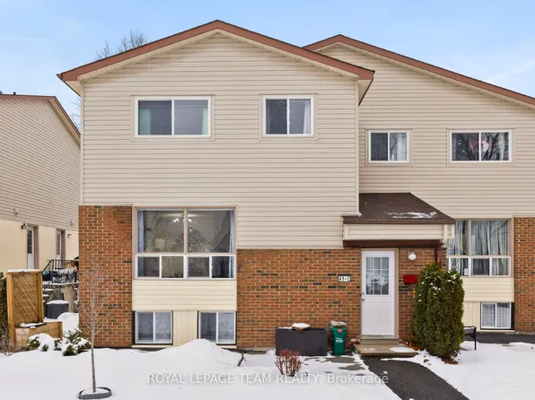 41 A Forester Cres SW #C, Ottawa, ON K2H 8Y3