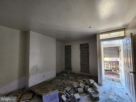 2nd image of 1808 Presbury St