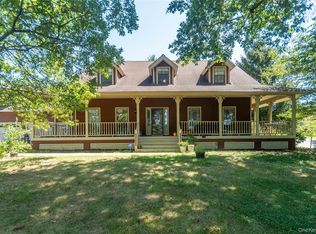 1 Far Horizons Dr, Newburgh, NY 12550